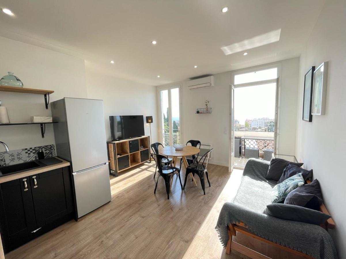 Leilighet Renting - Cambrai - Luxurious Sea View Terrasse - King Bed - Parking - Ac - Fully Equipped